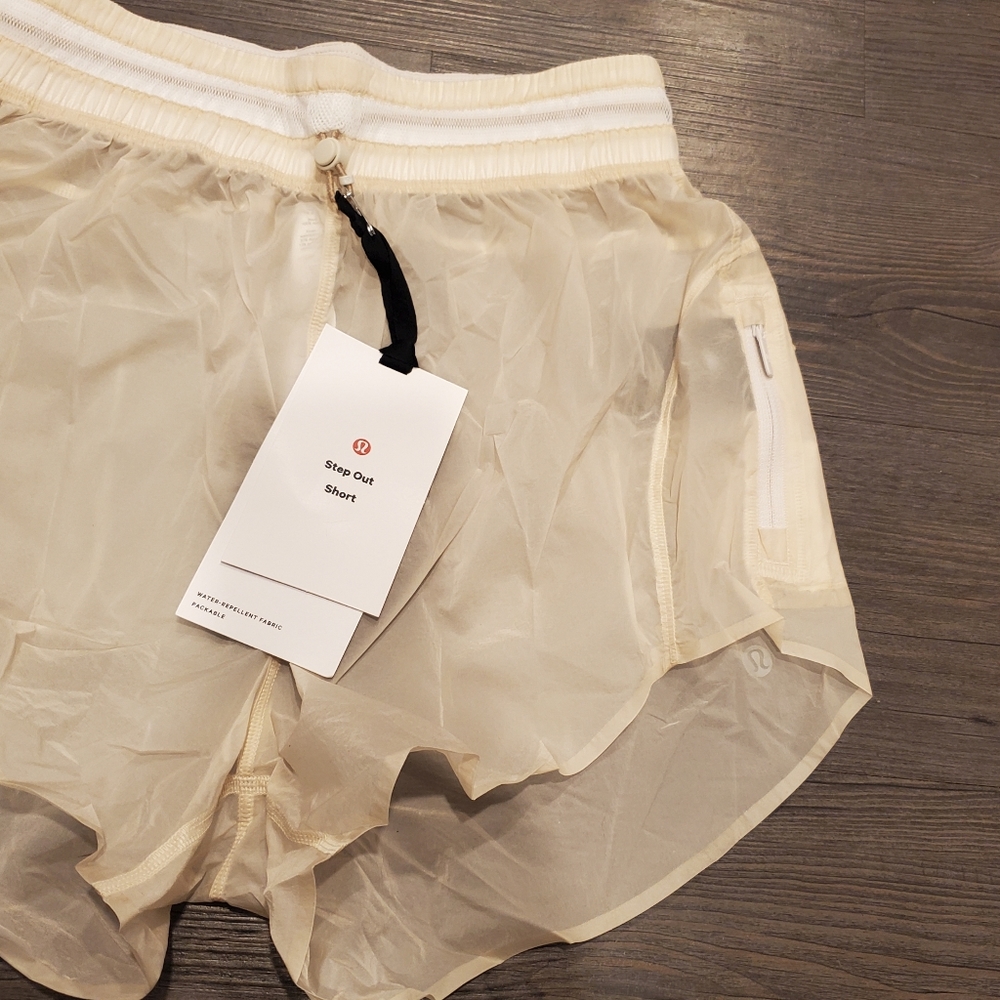 Lululemon Step Out Short NWT - Picture 3 of 7